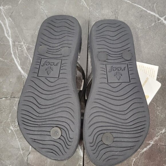 Reef Girls Sandals - Picture 5 of 5